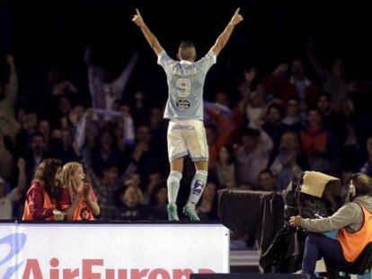 Iago Aspas celebra un gol ante el Barcelona.