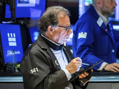 Operadores en la Bolsa de Nueva York. 