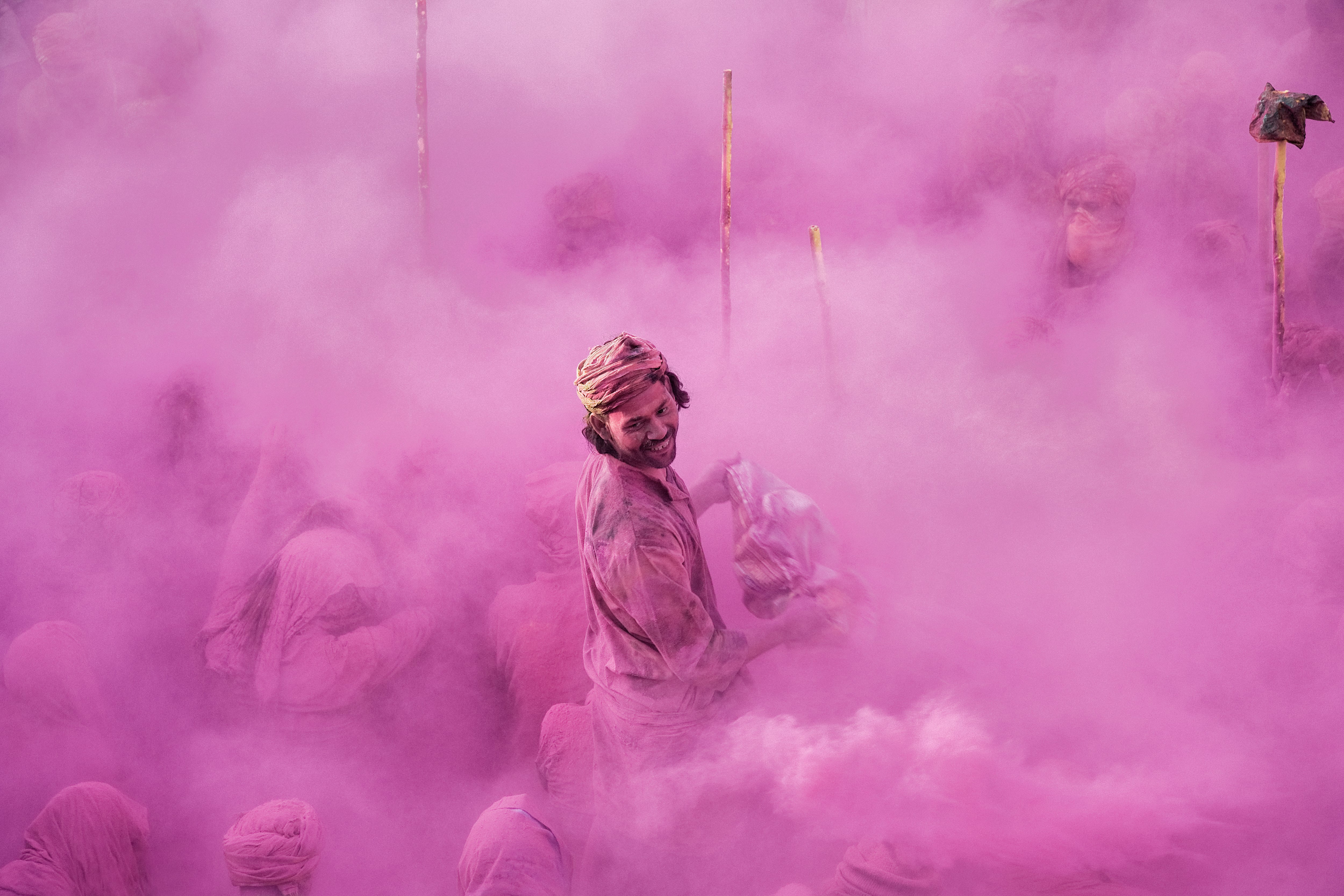'Bajo un cielo púrpura', fiesta del Holi, en India (2007).