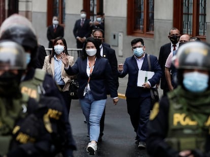 Keiko Fujimori, el lunes, después de declarar ante un juez por un pedido de revocación de su libertad condicional, en Lima.