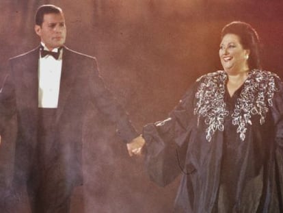 Freddie Mercury y Montserrat Caballé en el videoclip de 'Barcelona'.