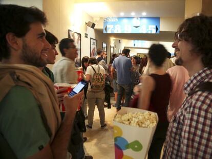 Espectadors a la Festa del Cine a les sales Princesa, a Madrid, dilluns passat.