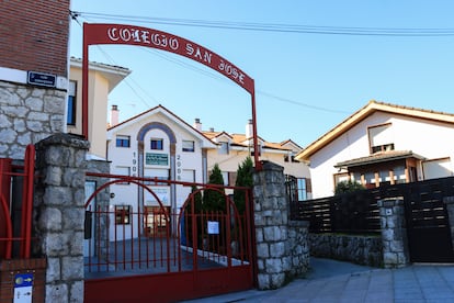 Vista del exterior del colegio concertado San José de Astillero (Cantabria).