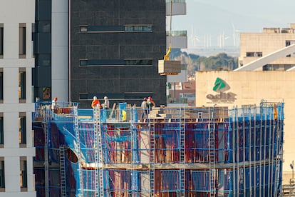 Edificio en construccin en Zaragoza, este jueves