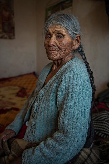 La abuela del hogar, 83 años, que se expresa en lengua Aimara. 