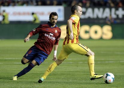 Iniesta con Miguel De las Cuevas.