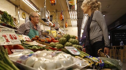 A Madrid fruit and veg stall.