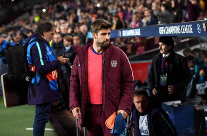 Piqué, este martes, en el Camp Nou.