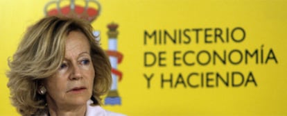 La vicepresidenta segunda y ministra de Economía, Elena Salgado, durante su comparecencia para explicar el nuevo modelo de financiación autonómica.