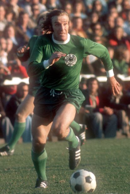 Günter Netzer durante un partido de la Copa del Mundo de 1974.