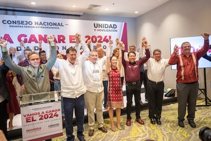 Manuel Velasco, Gerardo Fernández Noroña, Adán Augusto López, Claudia Sheinbaum, Mario Delgado, Ricardo Monreal y Marcelo Ebrard, en una conferencia el pasado 6 de junio.