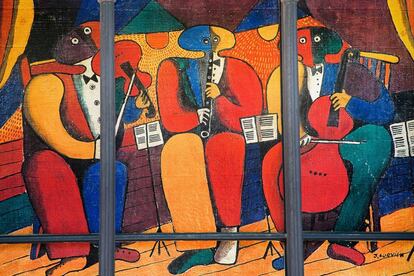 Abierto en 2005, el Museo Gurvich ofrece una retrospectiva del pintor (en la foto, 'Tres músicos en colores primarios'; 1968), así como cursos, conciertos y otras actividades.