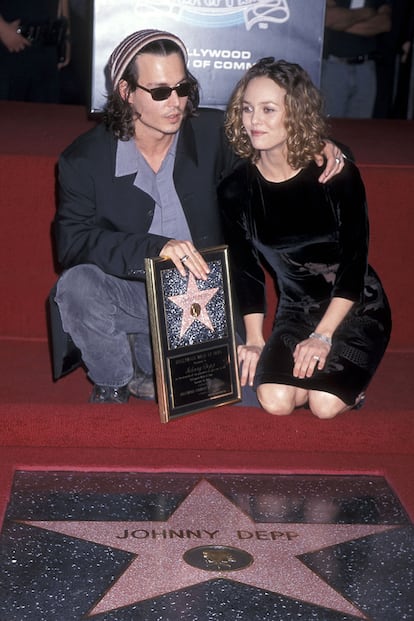 El actor Johnny Depp junto a su pareja durante 14 años, la también intérprete Vanessa Paradis.