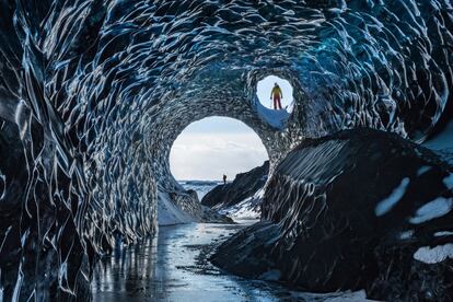 Premio especial en la categoría profesional de 'Viajes y turismo' para el fotógrafo norteamericano James Rushforth y su imagen 'Not your regular crevasse'.