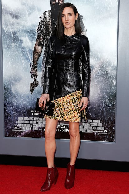 Jennifer Connelly arriesga esta semana con este diseño hecho a medida de la primera colección que Nicolas Ghesquière ha presentado al frente de Louis Vuitton. Inmersa en la presentación de su última película, Noah, la actriz ha conseguido acertar en todas y cada una de sus apariciones. Bravo.