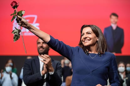 La candidata a las elecciones presidenciales de Francia por el Partido Socialista, Anne Hidalgo, durante el congreso de investidura, este sábado en Lille.