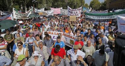 Manifestación de colectivos de cazadores andaluces, en Sevilla.