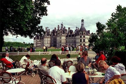 Terraza junto al castillo de Chambord, uno de los ms visitados de la zona que serva de residencia de caza al rey Francisco I.