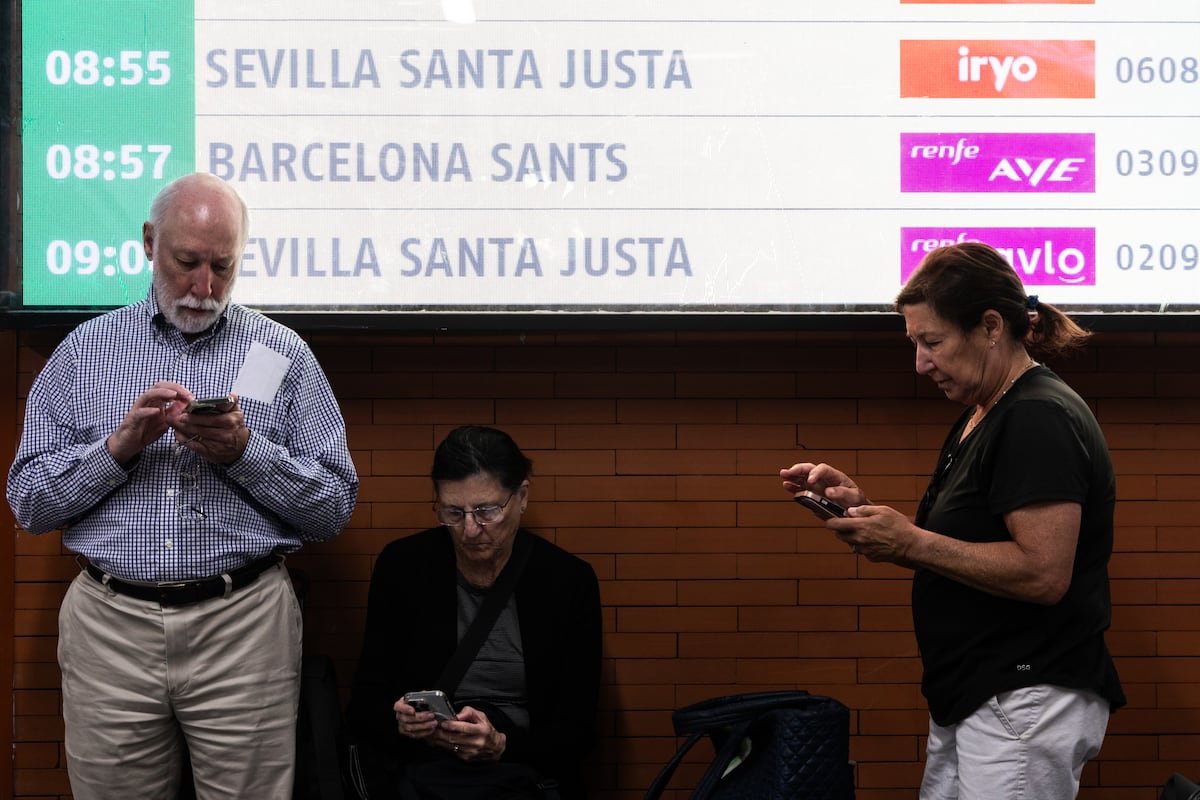 Antenas, 5G, datos y fibra: preguntas y respuestas sobre la recuperación del uso del móvil tras el apagón | Tecnología Antenas, 5G, datos y fibra: preguntas y respuestas sobre la recuperación del uso del móvil tras el apagón | Tecnología