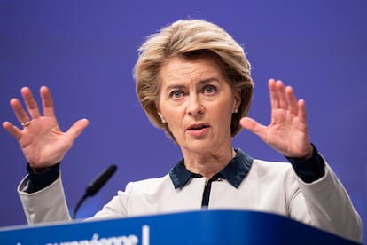 Ursula Von der Leyen, presidenta de la Comisión, el viernes en rueda de prensa en Bruselas.