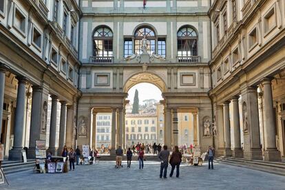 Corredor de Vasari, en la Galería Uffizi (Florencia).