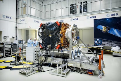 Hera spacecraft