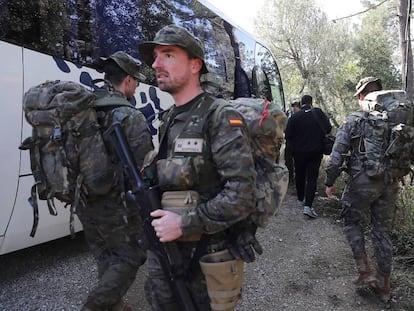 Militars fent maniobres fa unes setmanes al municipi de Celr&agrave;. 