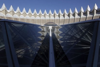 Exterior del Instituto del Patrimonio Histórico Español conocido como la Corona de espinas.