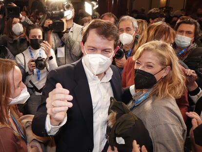 El candidato a la Presidencia de la Junta de Castilla y León por el PP, Alfonso Fernández Mañueco, en la noche electoral del 13-F.