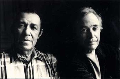 Los músicos Manuel Galbán (izquierda) y Ry Cooder.