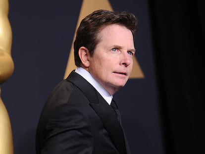 HOLLYWOOD, CA - FEBRUARY 26:  Actor Michael J. Fox poses in the press room at the 89th annual Academy Awards at Hollywood & Highland Center on February 26, 2017 in Hollywood, California.  (Photo by Jason LaVeris/FilmMagic)