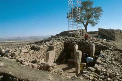Cuatro de los pilares descubiertos en el yacimiento arqueológico de Göbekli Tepe (Turquía).