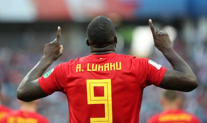 Romelu Lukaku celebra terceiro gol da Bélgica.