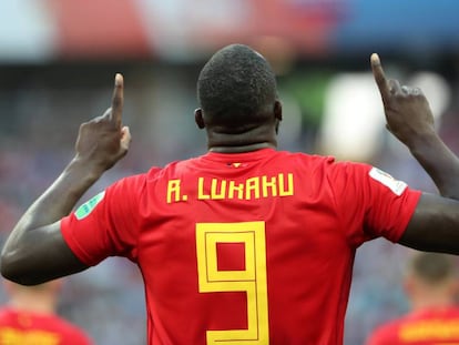 Romelu Lukaku celebra terceiro gol da Bélgica.