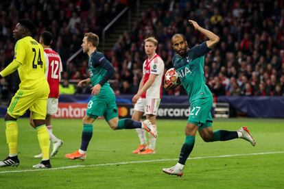 Lucas Moura del Tottenham Hotspur tras marcar el gol que pone el 2-1 en el partido que enfrenta a su equipo al Ajax.