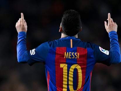 Messi celebra un gol durante un partido de la Liga en el Camp Nou, en una imagen de archivo.