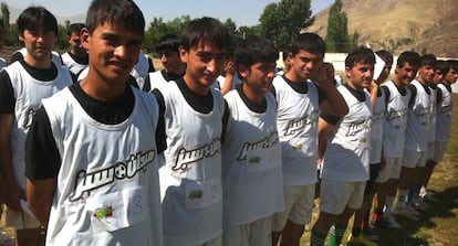 Jugadores afganos, durante las pruebas para formar parte de la Liga. 