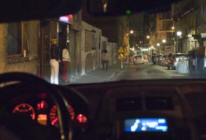 Una vista de la calle de San Francisco de Bilbao, uno de los lugares en que se practica la prostitución callejera.