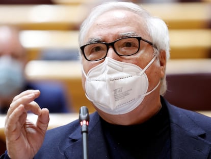 El ministro de Universidades, Manuel Castells, durante un pleno del Senado.