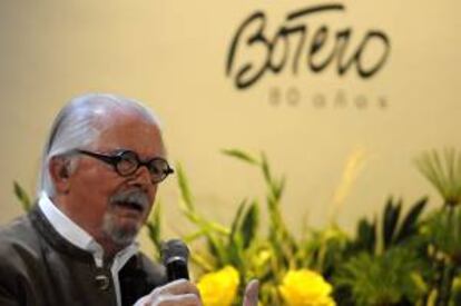 El artista colombiano Fernando Botero habla durante una conferencia de prensa. EFE/Archivo