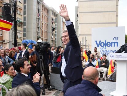 El presidente del PP, Alberto Núñez Feijóo, en un mitin de su partido en Cornellà de Llobregat (Barcelona)