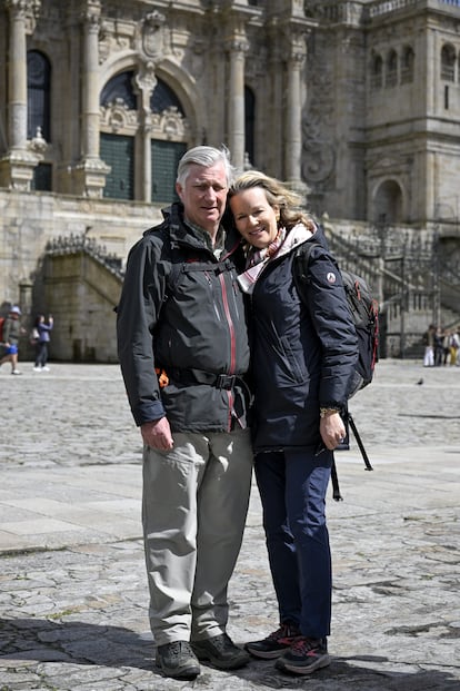 Los reyes de Bélgica, Felipe y Matilde, en su llegada a la plaza del Obradoiro el miércoles 16 de abril de 2025.