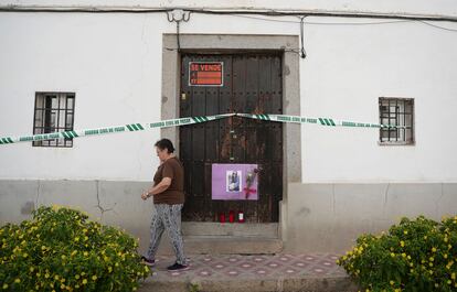 Cartel en recuerdo de Juana en Pozoblanco, en Córdoba, en la casa en la que vivía, este miércoles 9 de agosto de 2023.