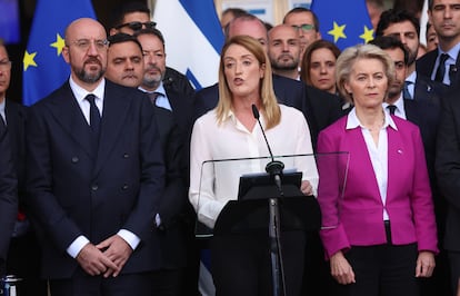 El presidente del Consejo Europeo, Charles Michel; en el centro, la presidenta de la Eurocámara, Roberta Metsola, y su homóloga de la Comisión Europea, Ursula von der Leyen.