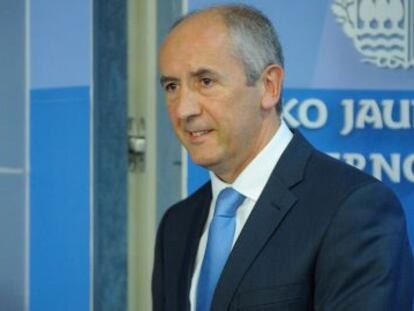 El portavoz del Gobierno vasco Josu Erkoreka en la presentación.