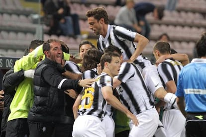 Los jugadores de Juventus celebran un gol ante el Cagliari.