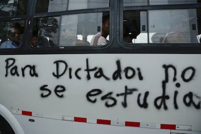 Un autobús del transporte público en la ciudad de Managua.