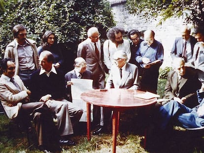 Integrantes da OuLiPo em fotografia de 1975, em Boulogne (França).