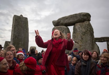 Celebraciones en el monumento neolítico de Stonehenge para conmemorar el solsticio de invierno.