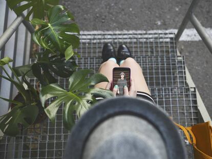 La solución: pasar menos tiempo en Facebook